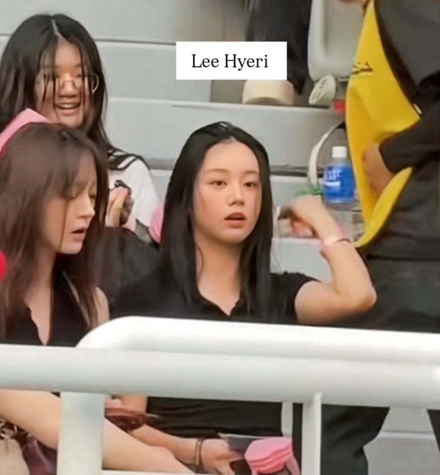 Deadline Lee Hyeri at concert